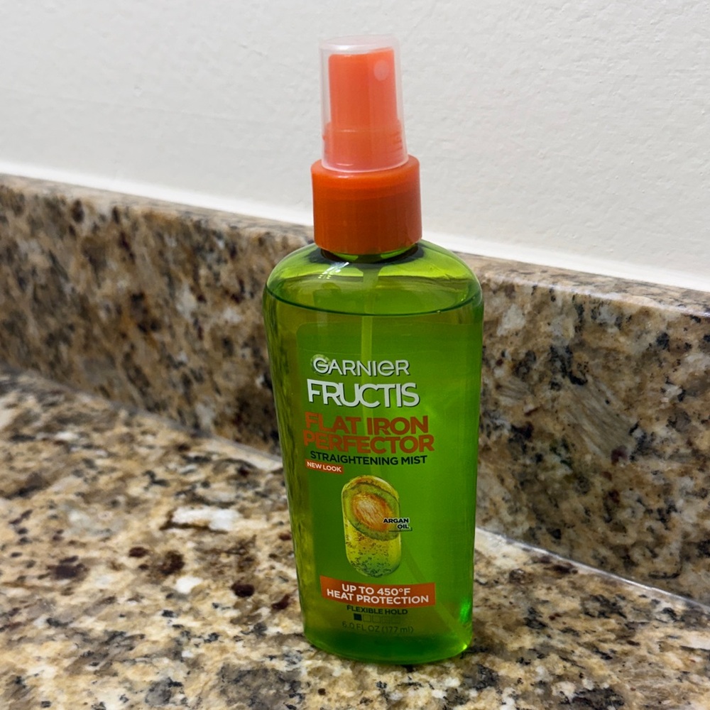 NWT Garnier Fructis Flat Iron Perfector Straightening Mist
